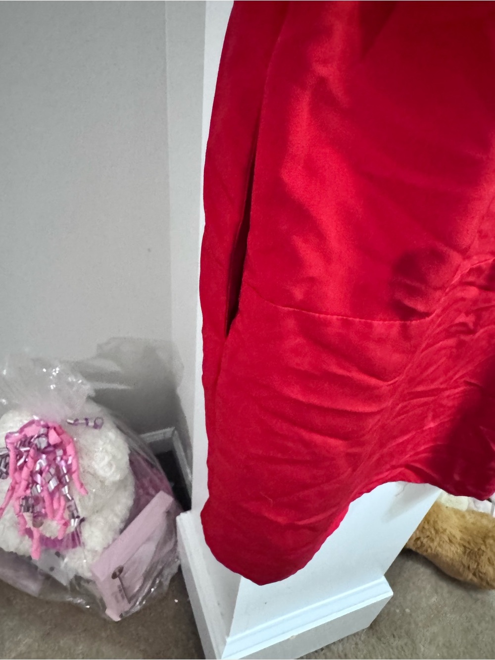 H Halston Red V Neck Shift Dress Medium Pleated Front Short Sleeve Pockets - Picture 4 of 8
